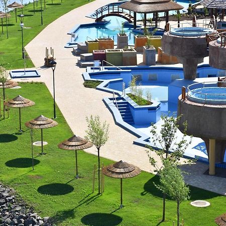 Tahiti Apartman ハイデゥソボスロー エクステリア 写真