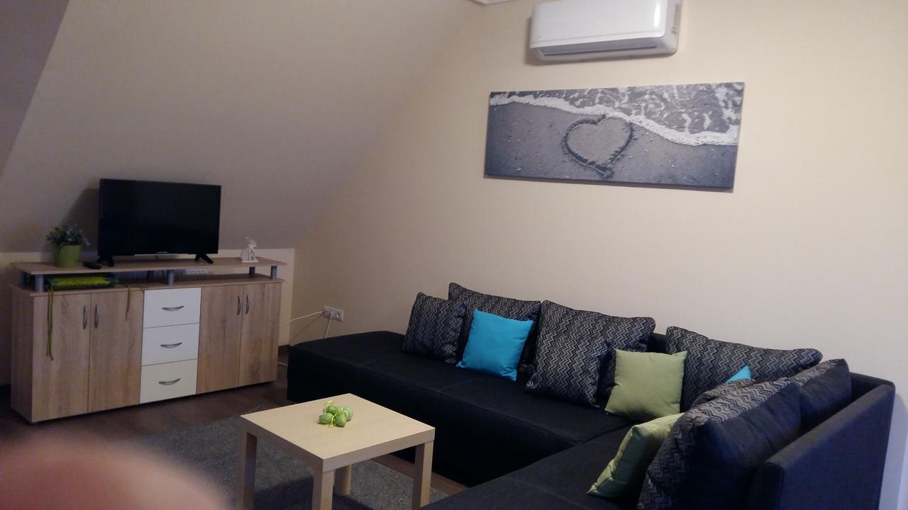 Tahiti Apartman ハイデゥソボスロー エクステリア 写真