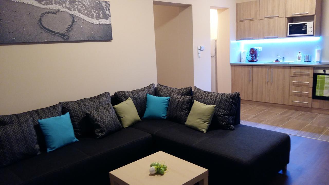 Tahiti Apartman ハイデゥソボスロー エクステリア 写真